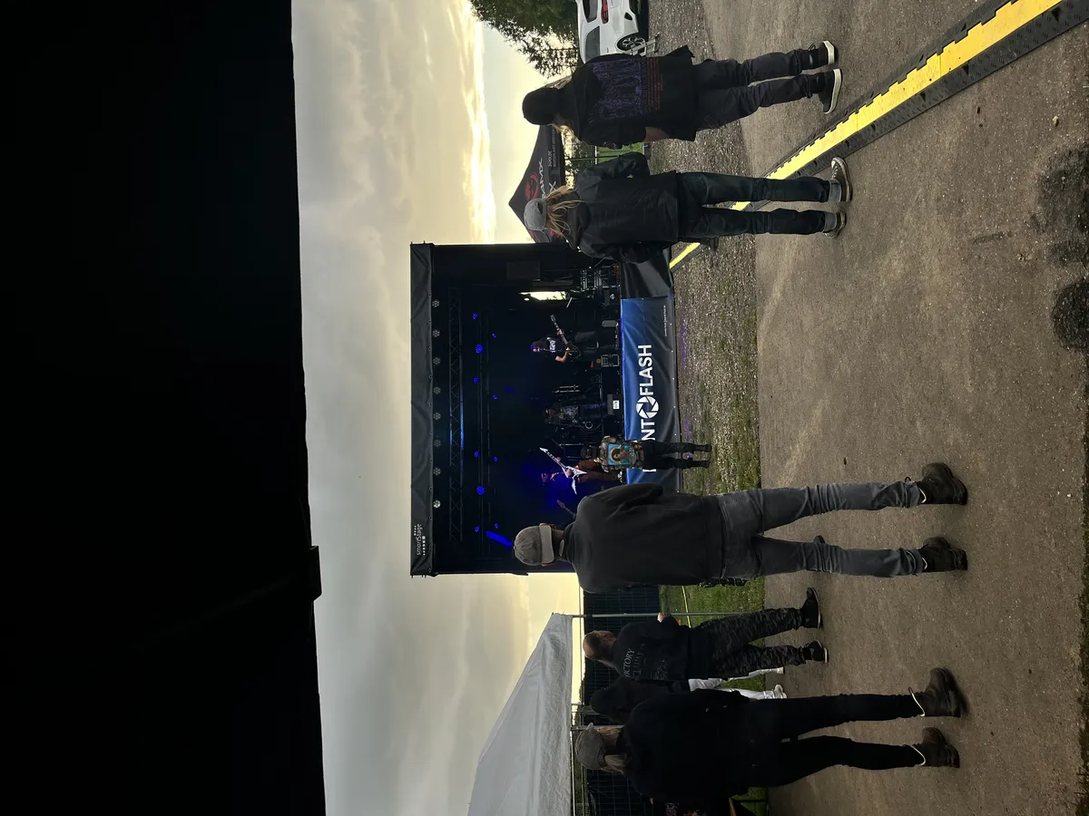 Live-Entertainment und DJ für Hochzeiten und Feiern - Event Flash