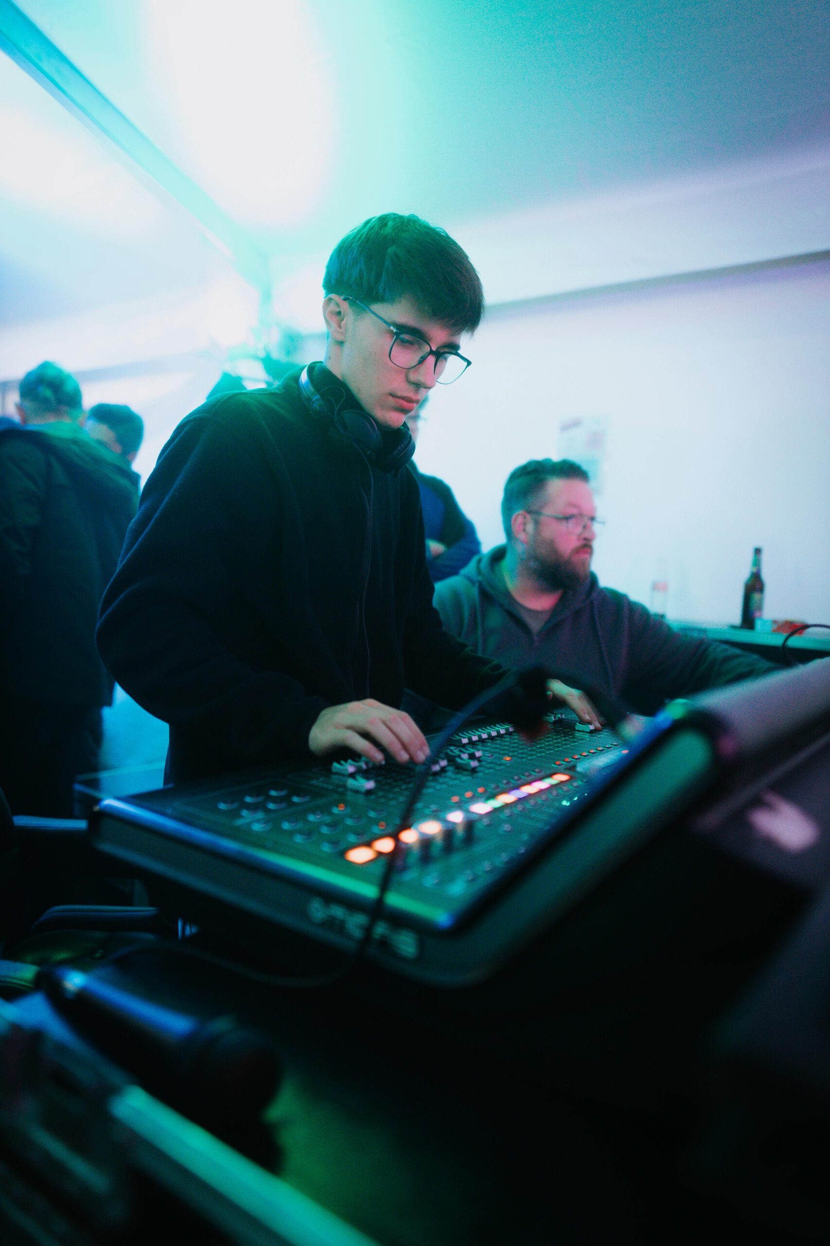Event Flash Ton- und Lichttechnik auf einer Bühne
